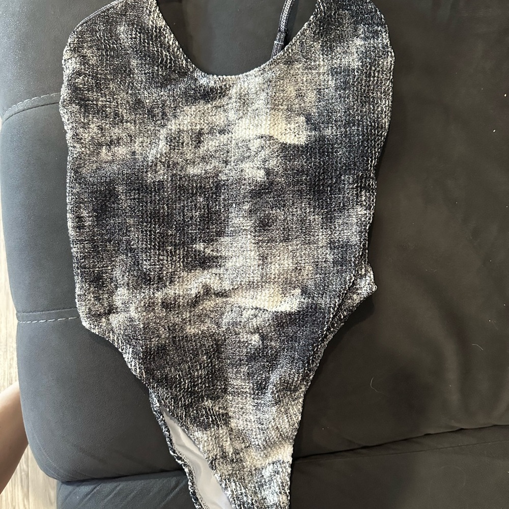 Good American Always Fits Tie Dye One Piece Swim
